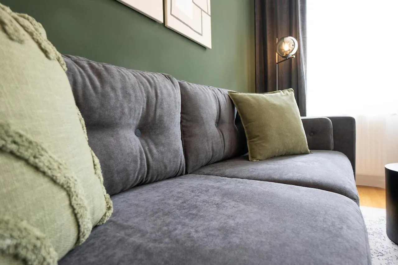 Belvedere Castle View: Chic City Apartment Vienna