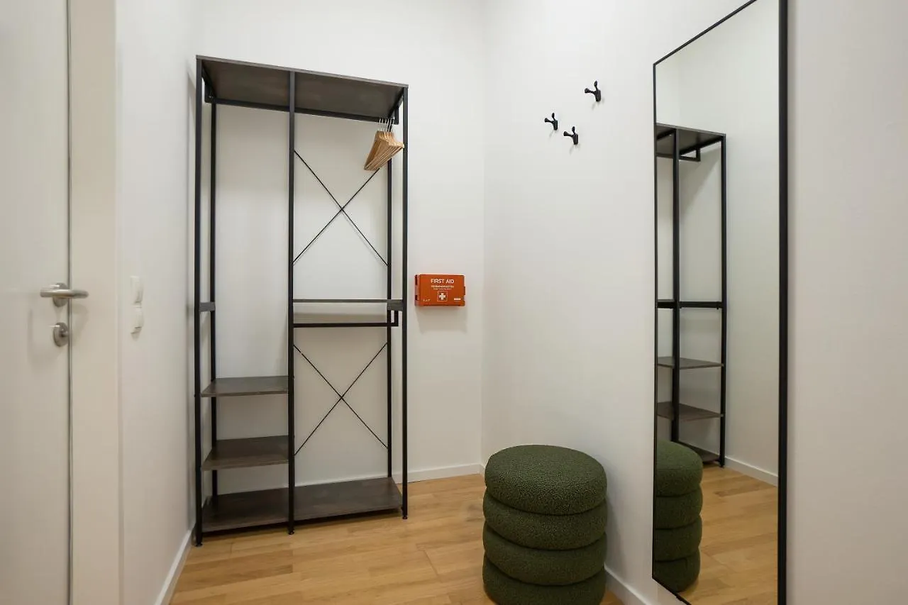 Belvedere Castle View: Chic City Apartment Vienna