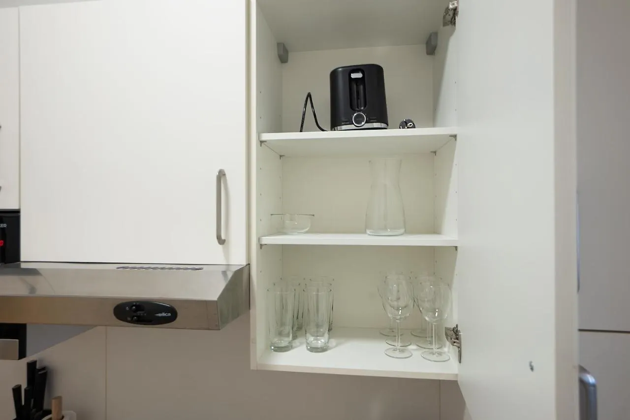 Belvedere Castle View: Chic City Apartment Vienna 0*,  Austria