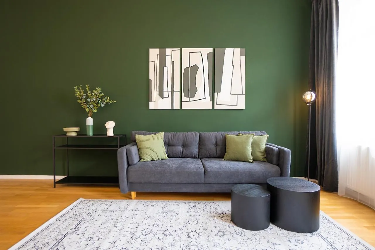 Brand-New Apartment With A Breathtaking Design Located Right Near Belvedere Castle, 15 Minutes From City Centre contacts