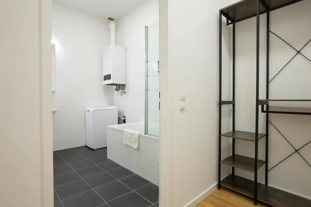 Belvedere Castle View: Chic City Apartment Vienna